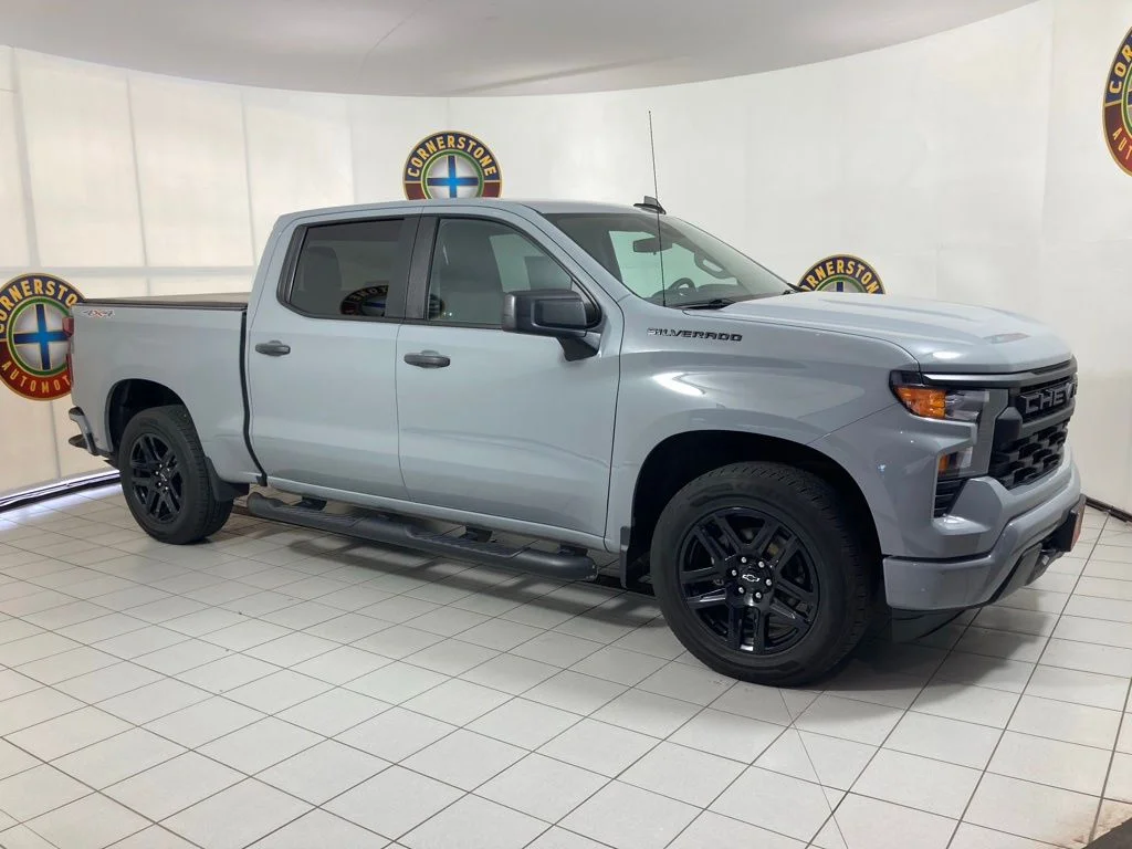 Used 2024 Gray Chevrolet Custom image 17