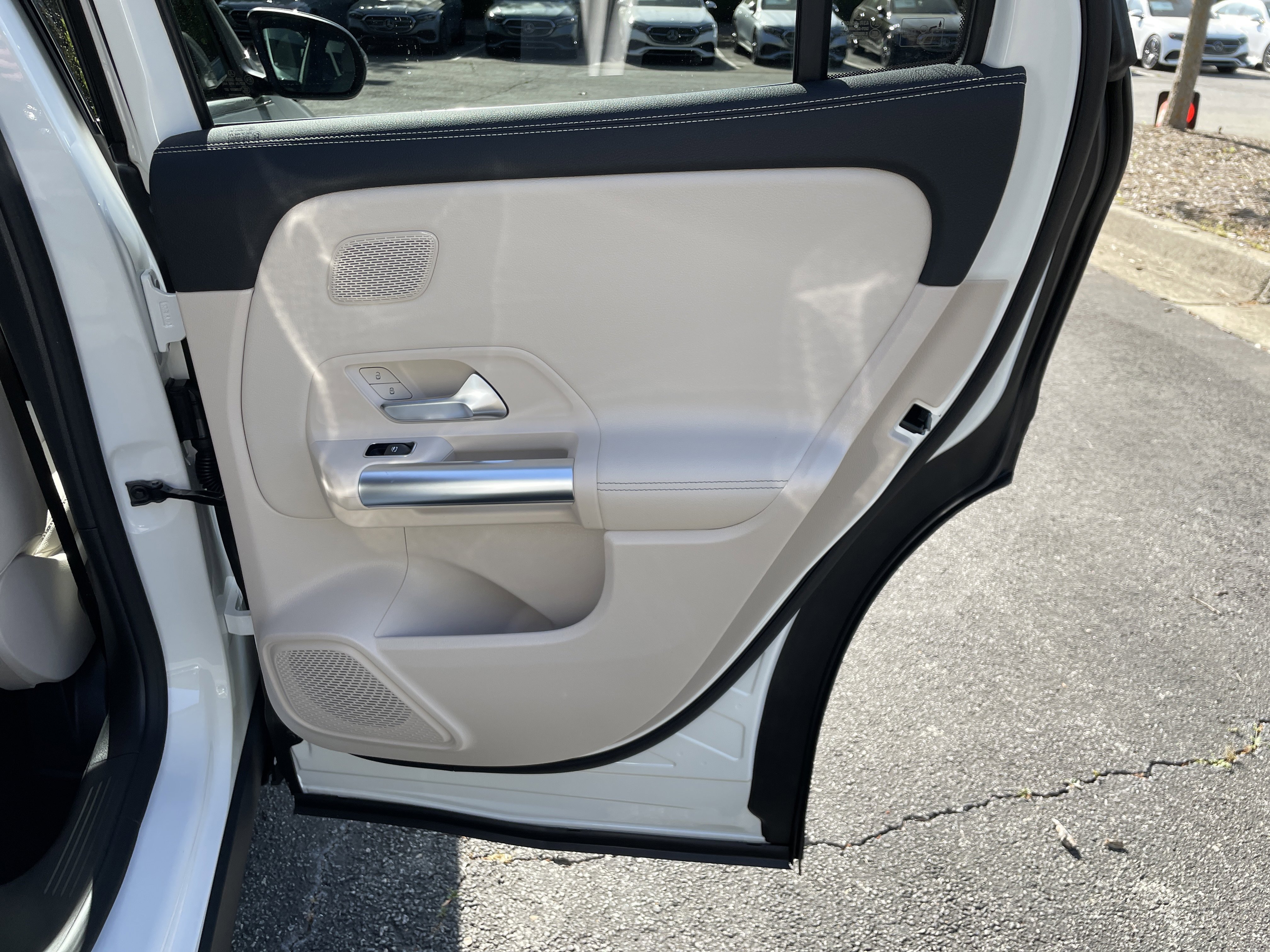New 2026 Polar White Mercedes-Benz GLA 250 SUV image 38