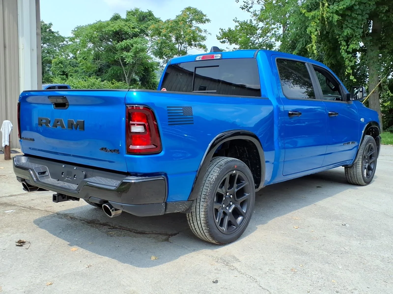 New 2026 Hydro Blue Pearl-Coat Exterior Paint RAM Laramie image 2