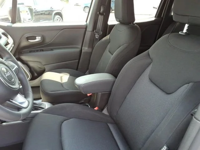 2023 Jeep Renegade Latitude - Photo 11