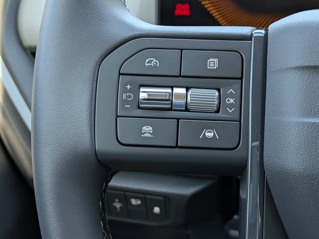 New 2027 Snow White Pearl Kia LX image 25