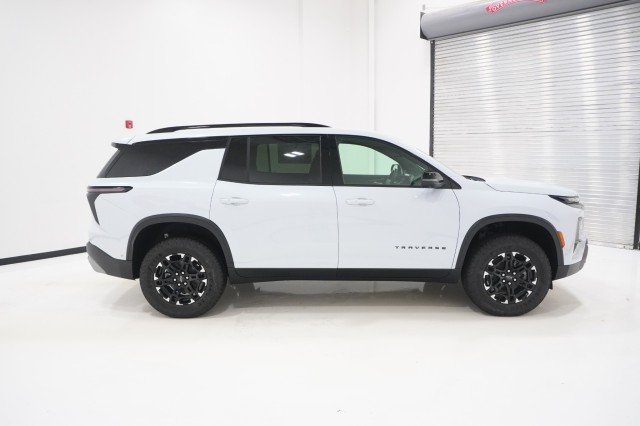 2027 Chevrolet Traverse Z71 - Photo 4