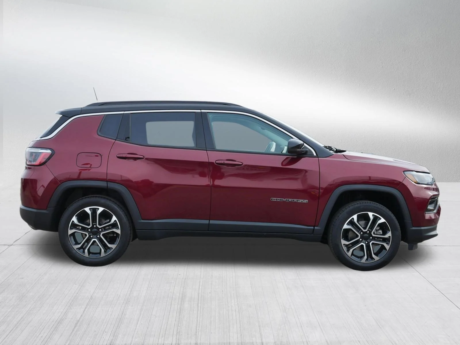 Used 2022 Velvet Red Pearlcoat Jeep Limited image 8