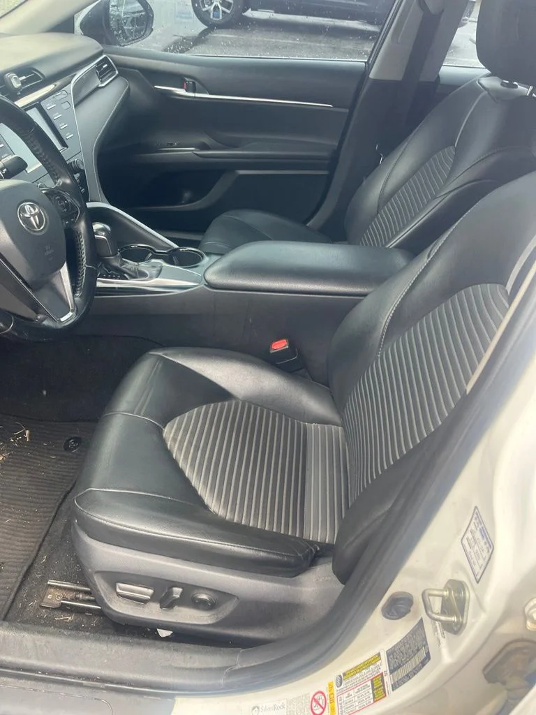 Used 2018 White Toyota SE image 6
