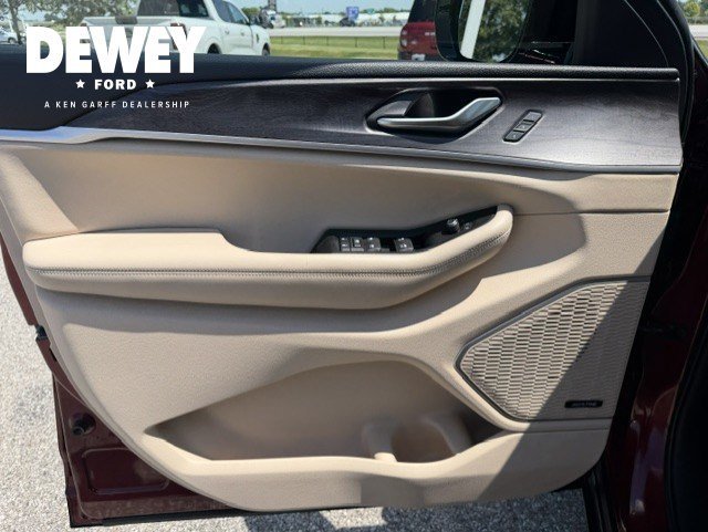 Certified Used 2021 Velvet Red Pearlcoat Jeep Limited image 9