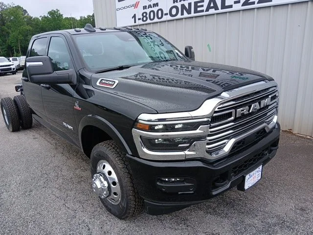 New 2026 Diamond Black Crystal Pearl-Coat Exterior Paint RAM Laramie image 1