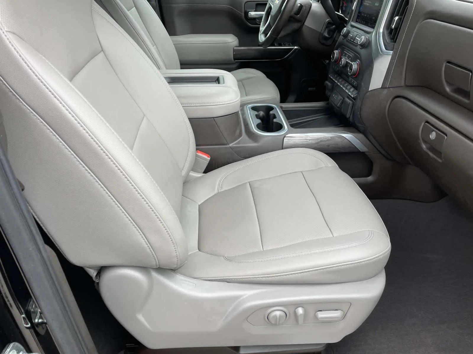 Used 2021 Black Chevrolet LTZ image 19