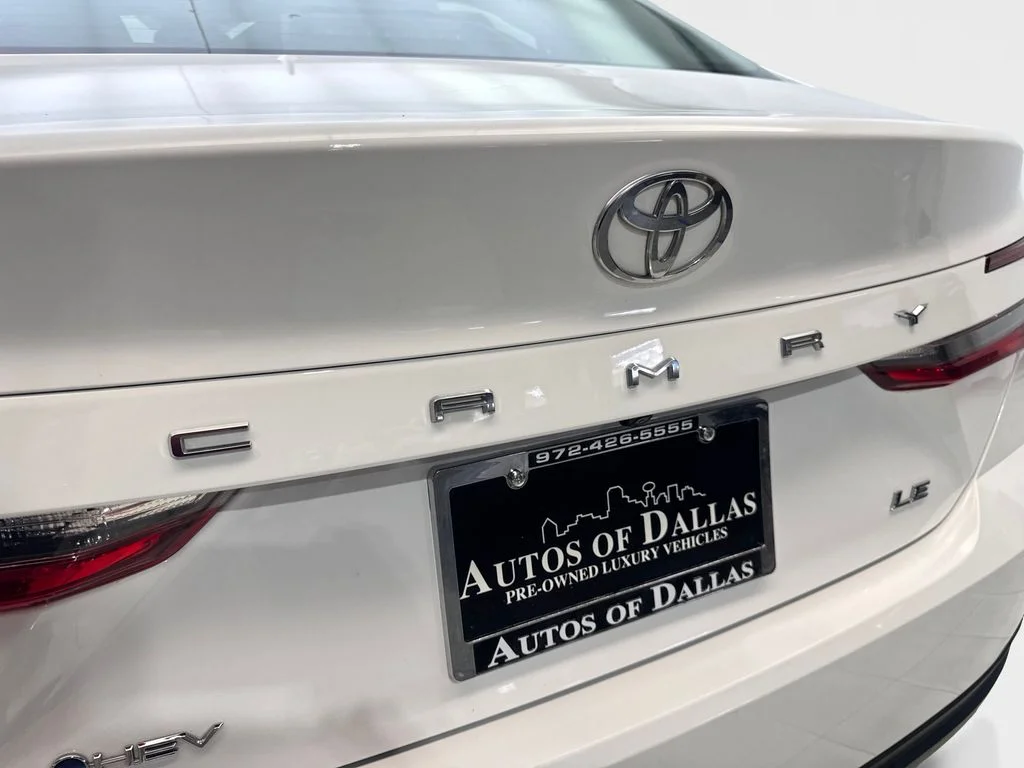 Used 2025 White Toyota LE image 21