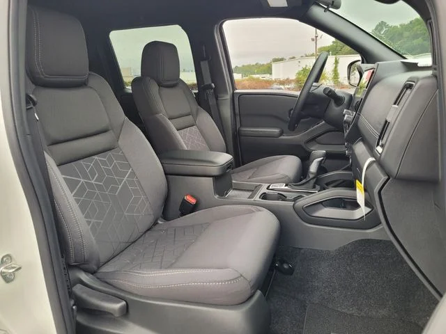 2026 Nissan Frontier SV - Photo 10