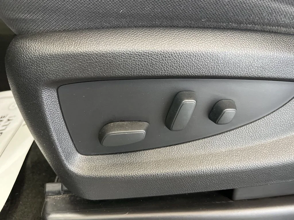 Used 2018 Black Chevrolet LT image 19