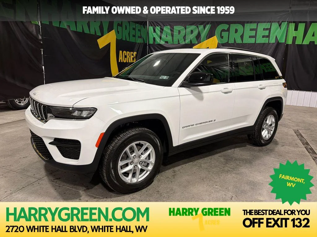 New 2026 Bright White Clear-Coat Exterior Paint Jeep Laredo X image 1