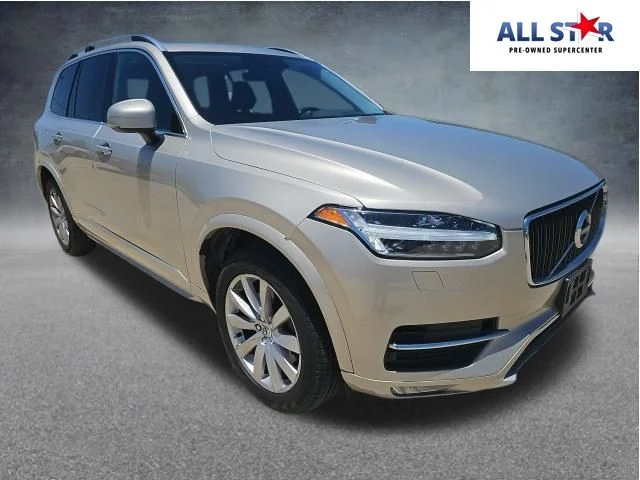 2016 Volvo XC90 T6 AWD Momentum's photo