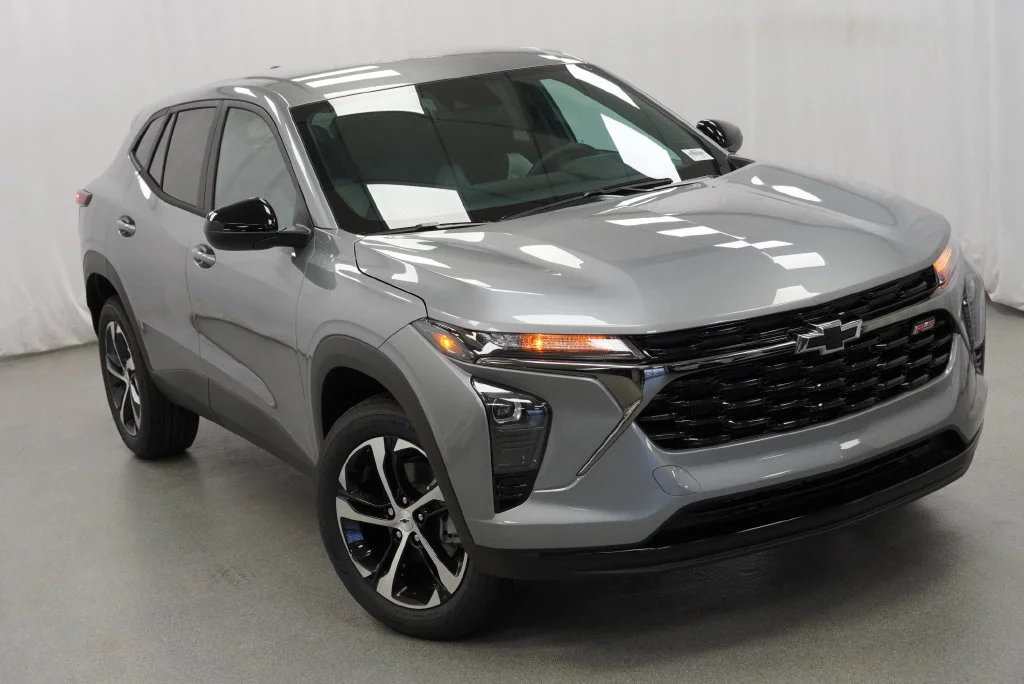 New 2026 Sterling Gray Metallic Chevrolet 1RS image 33