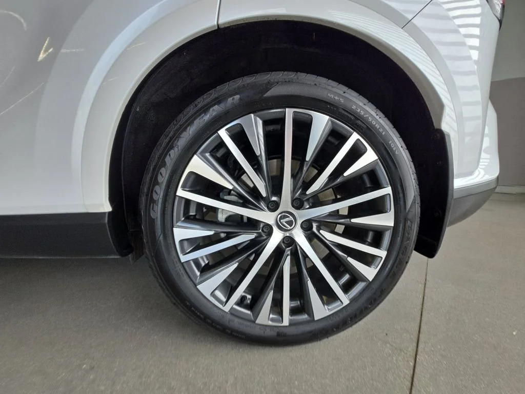 Used 2023 White Lexus 350h Premium Plus image 26