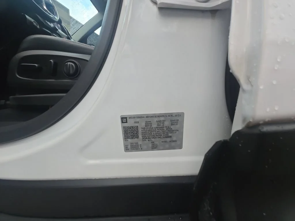 Used 2019 SUMMIT WHITE GMC SLT image 25