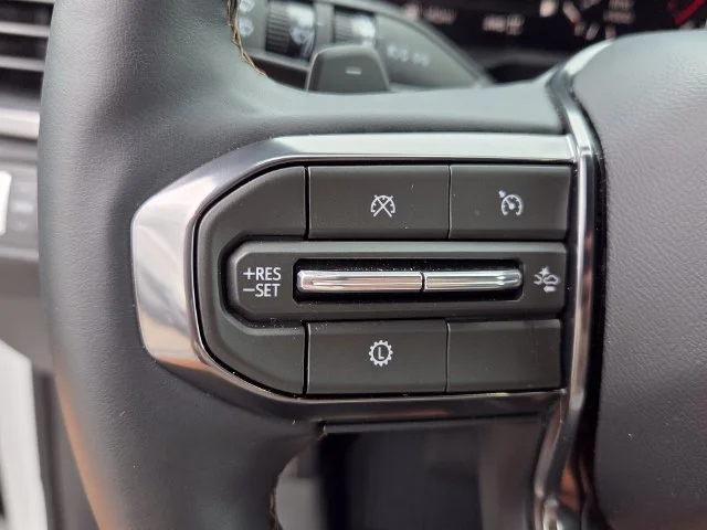 Used 2026 White GMC AT4 image 28