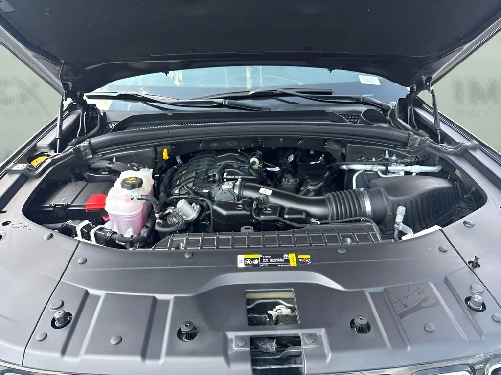 Used 2025 Gray Jeep Limited image 28