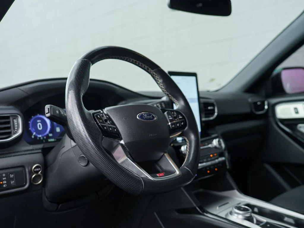 Used 2022 Gray Metallic Ford ST image 4