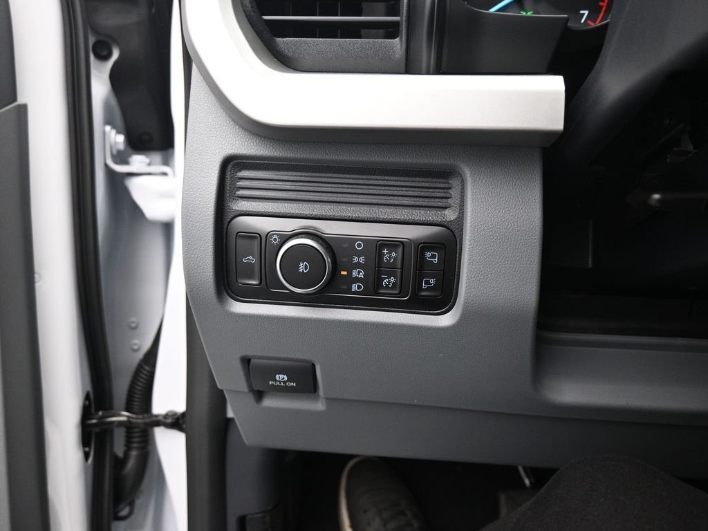 New 2026 Oxford White Ford XLT image 12