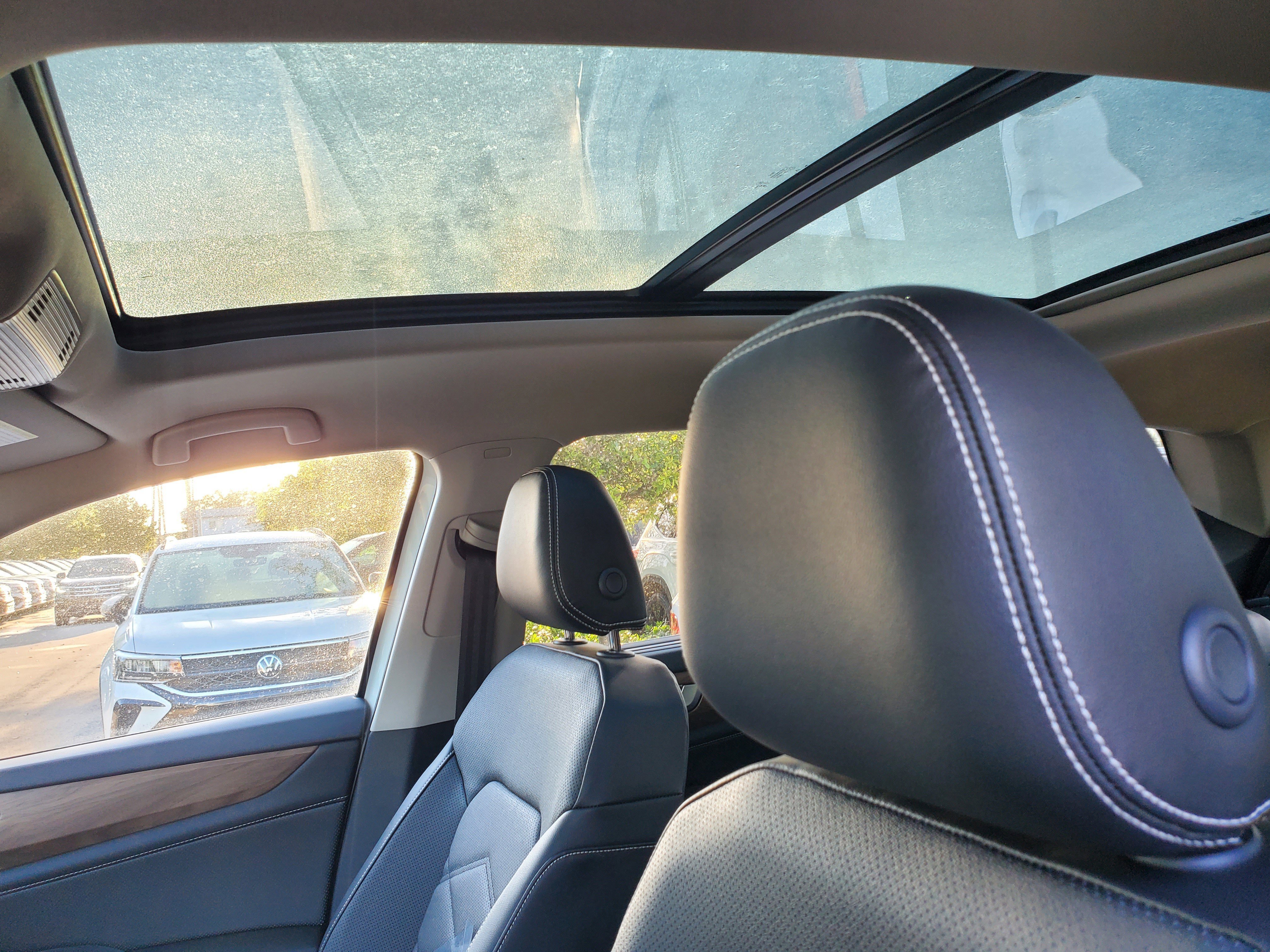 New 2026 White Volkswagen 2.0T SE w/Technology image 8