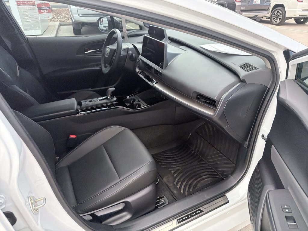 2025 Toyota Prius Limited - Photo 27