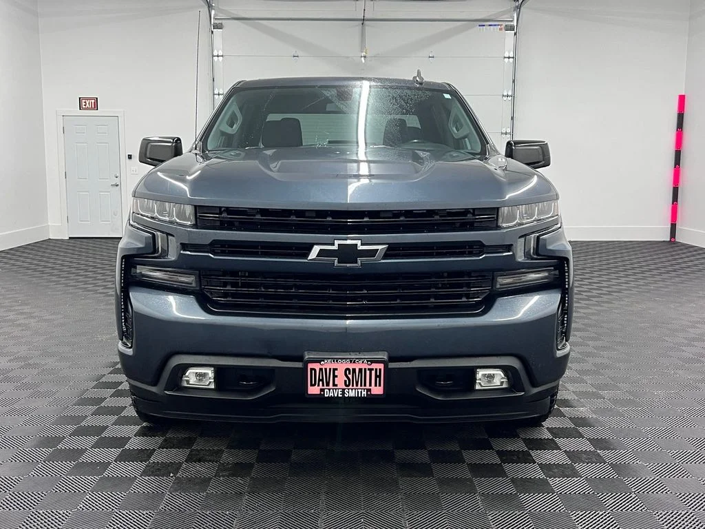 Used 2019 Shadow Gray Metallic Chevrolet RST image 5