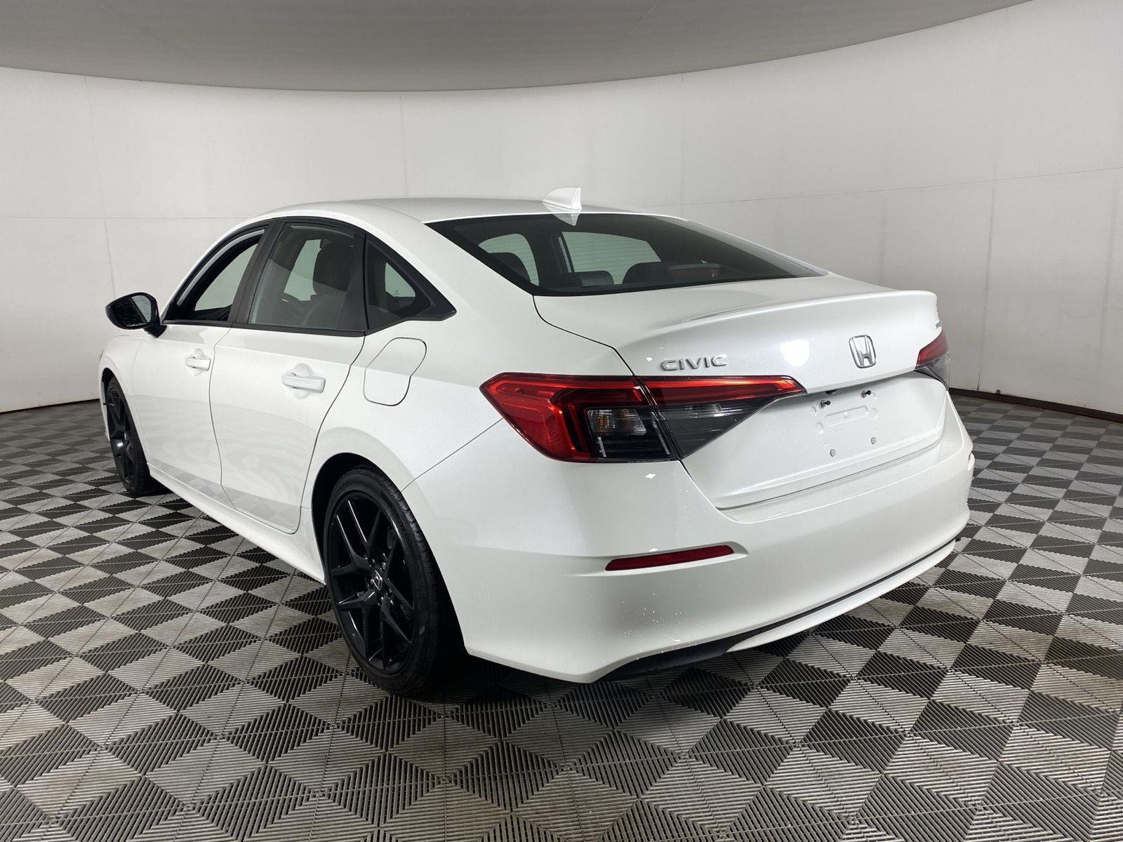 Used 2024 Platinum White Pearl Honda Sport image 5