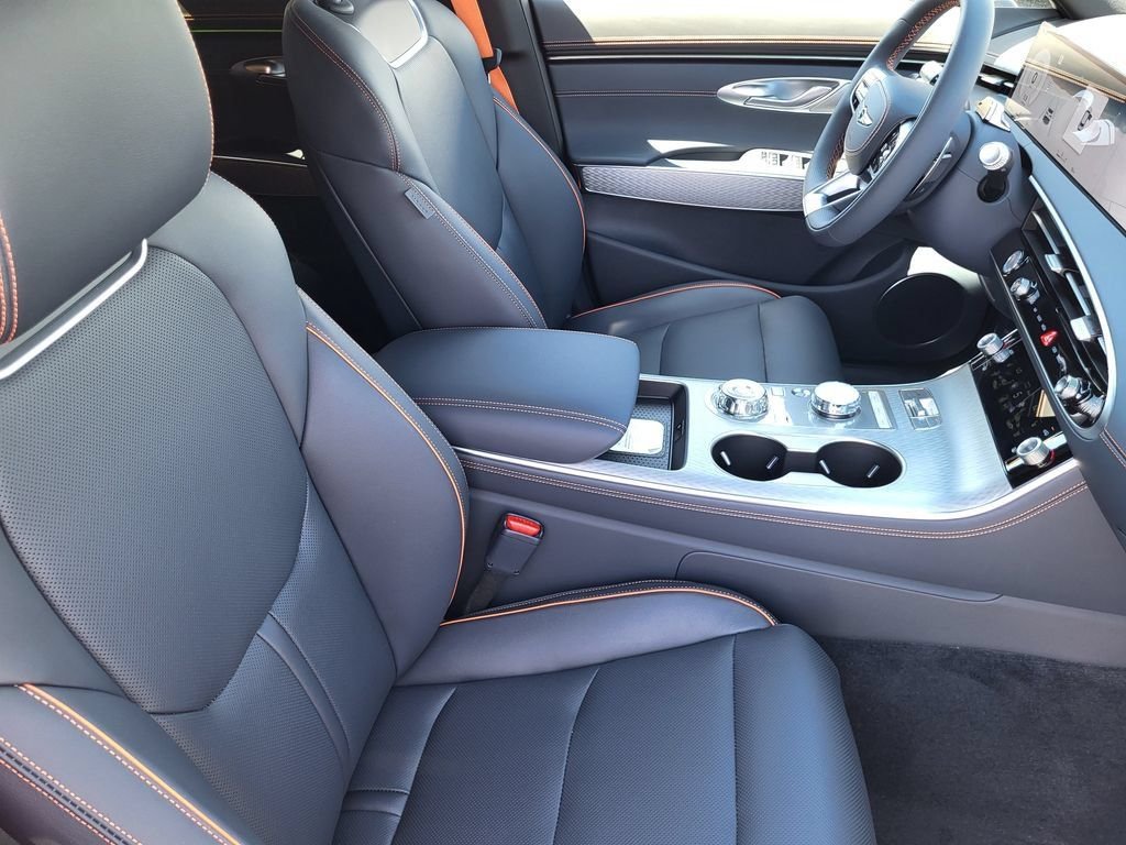New 2026 White Genesis 2.5T SPORT PRESTIGE image 19