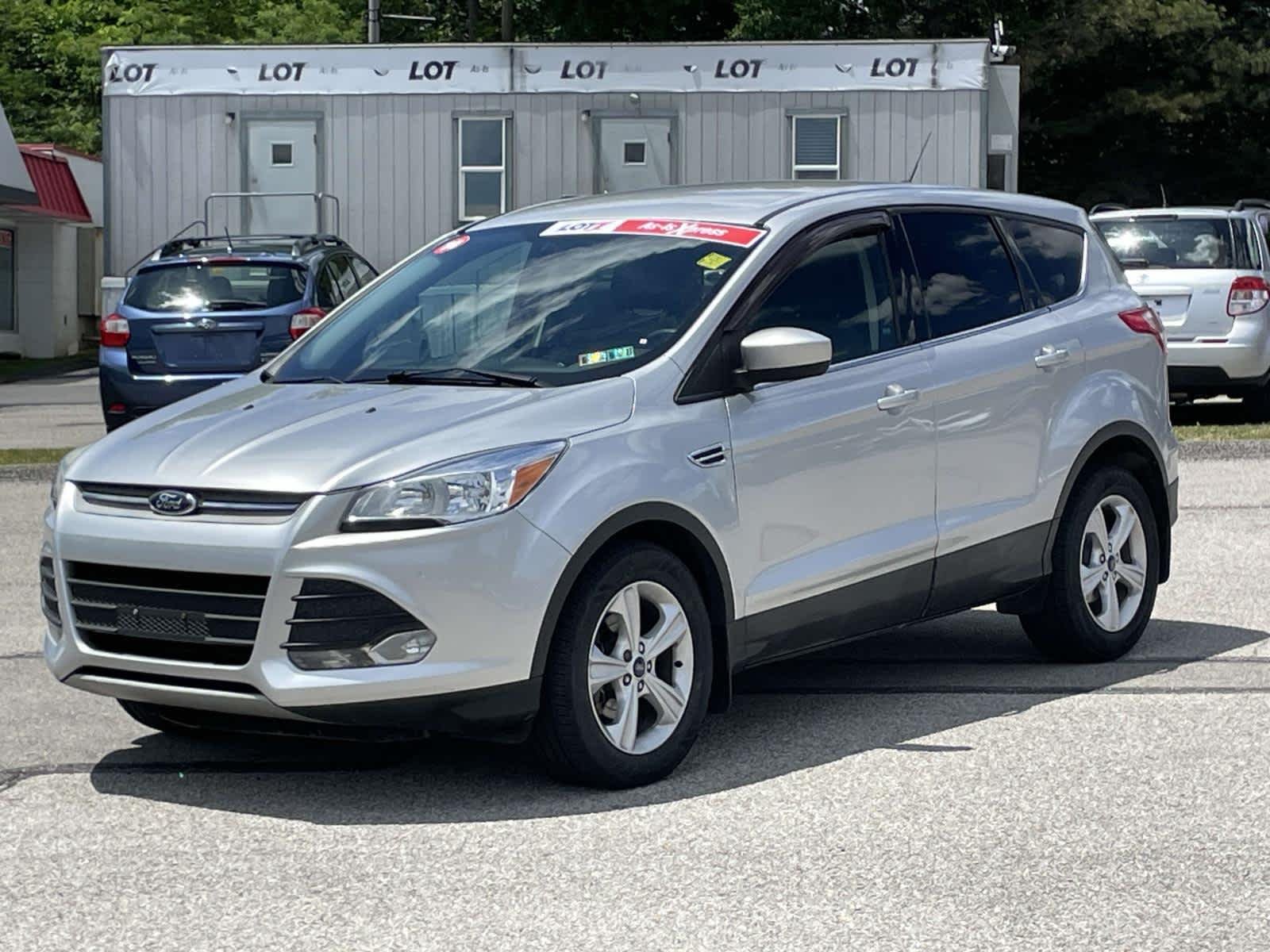 Used 2014 Ingot Silver Metallic Ford SE image 11