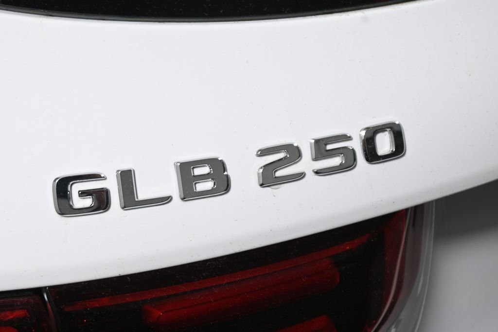 New 2026 Polar White Mercedes-Benz GLB 250 image 73
