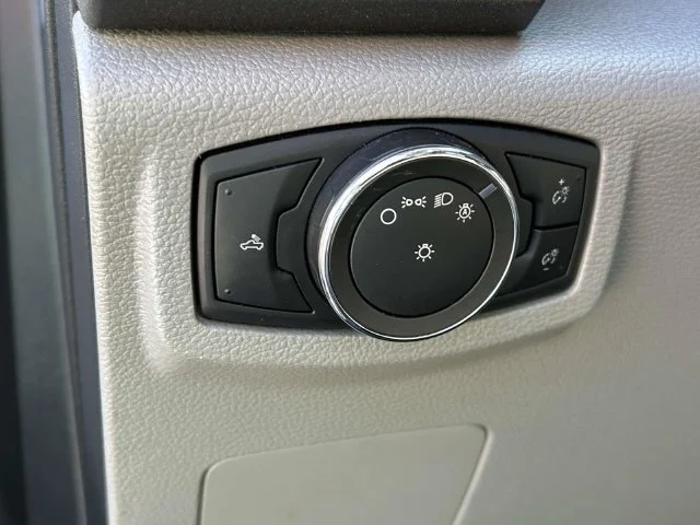 Used 2017 White Ford XL image 18