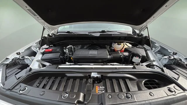 Used 2025 White Chevrolet RST image 33
