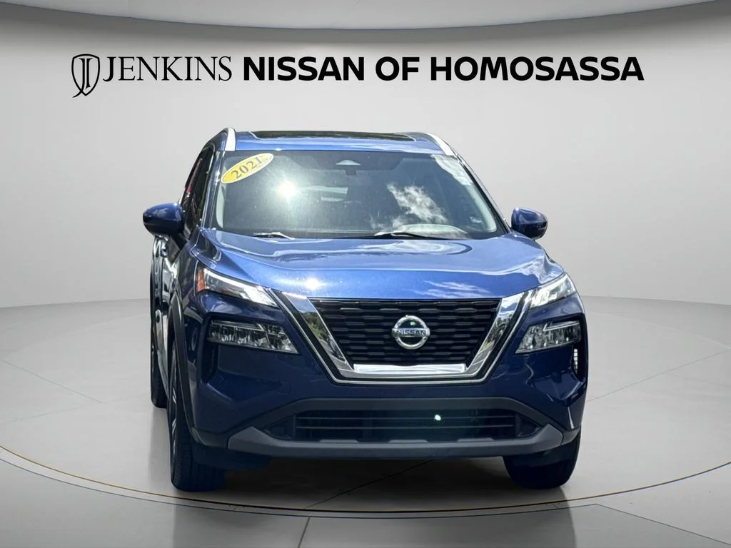 Used 2021 Blue Nissan SV image 2