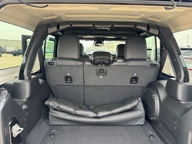 New 2026 Black Clearcoat Jeep Rubicon image 31