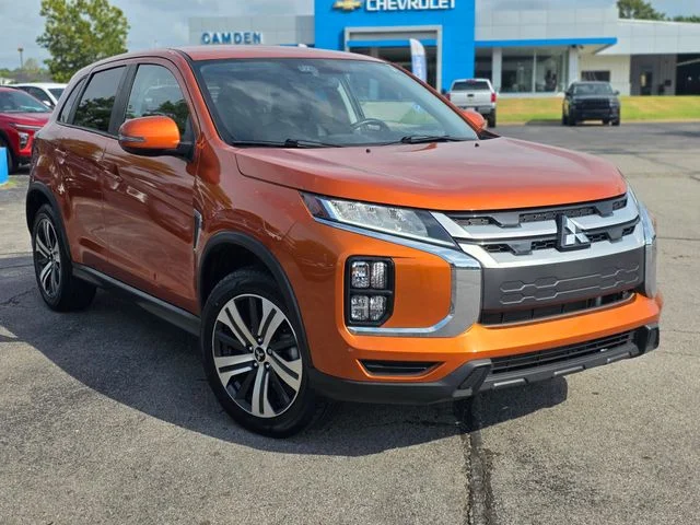 Used 2023 Orange Mitsubishi 2.0 SE image 2