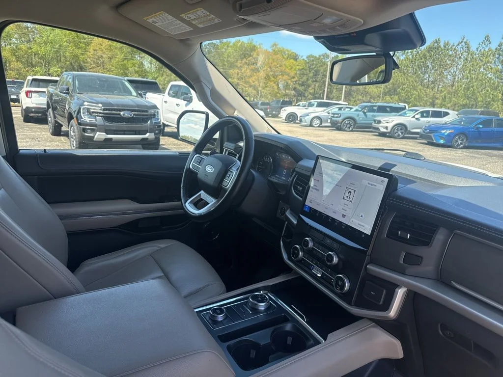 Used 2023 White Ford XLT image 10