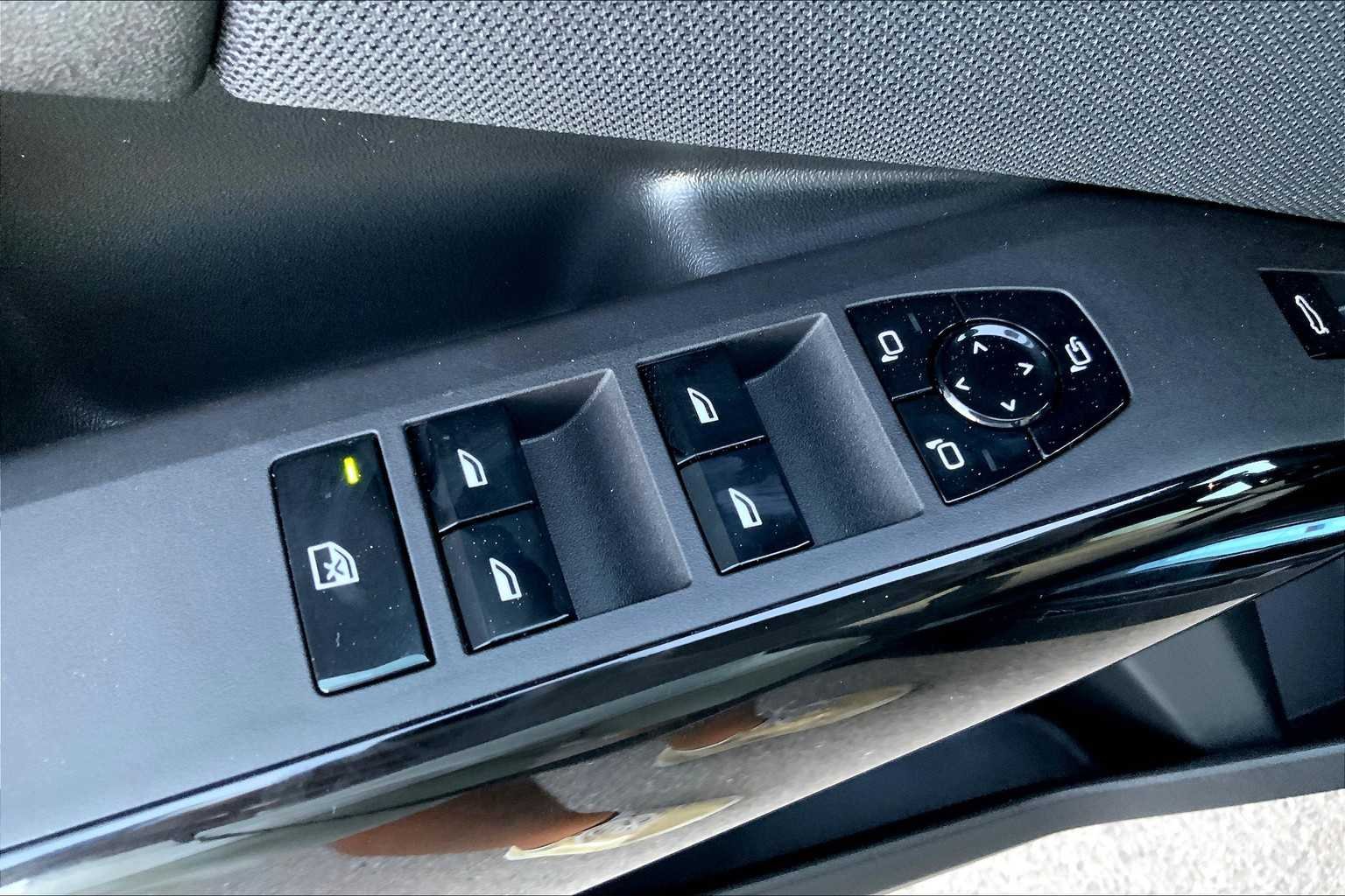 2026 BMW X3 30 - Photo 17