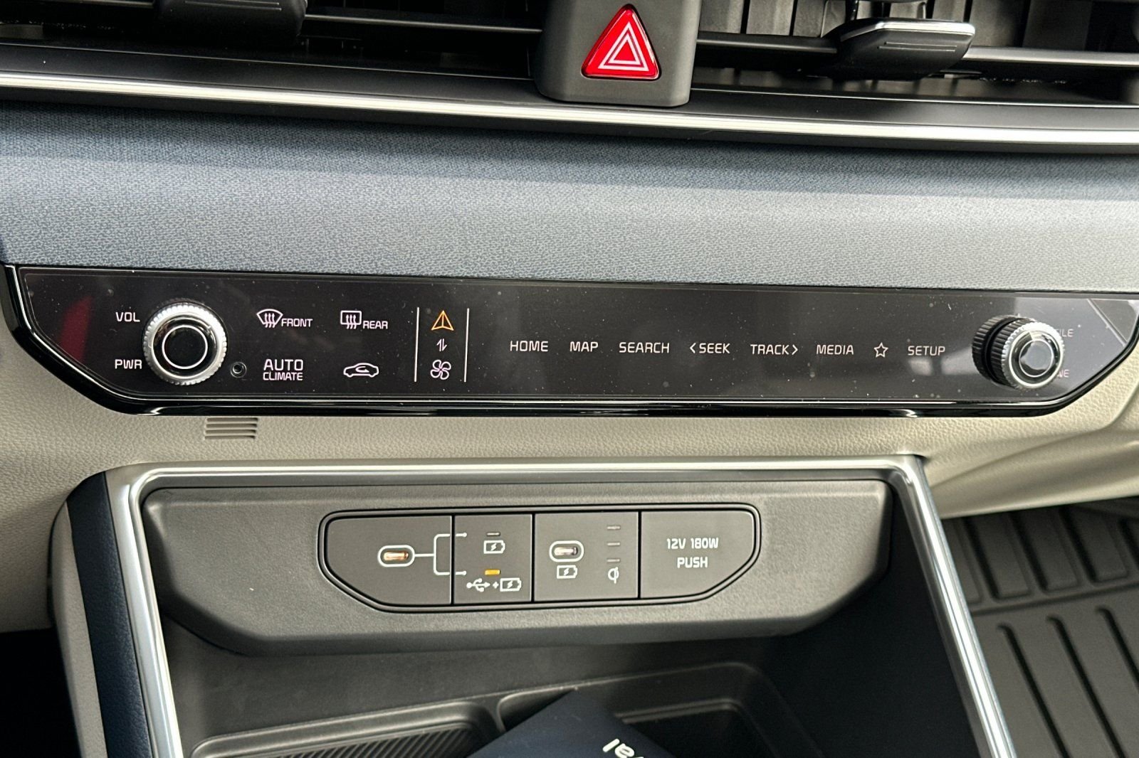 2026 Kia Carnival SX - Photo 18