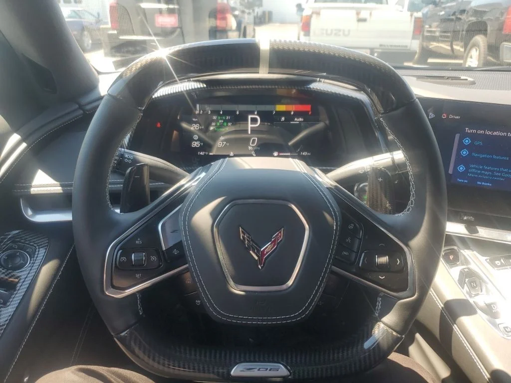 Used 2025 White Chevrolet Z06 image 22