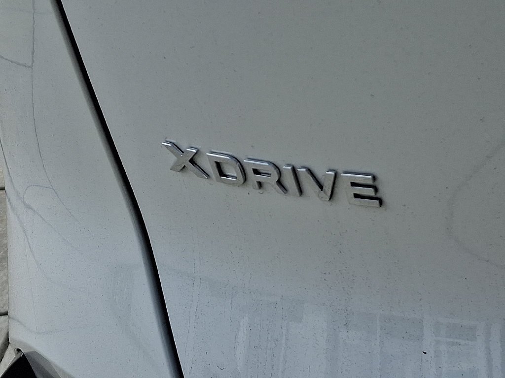 New 2027 Alpine White BMW  image 12