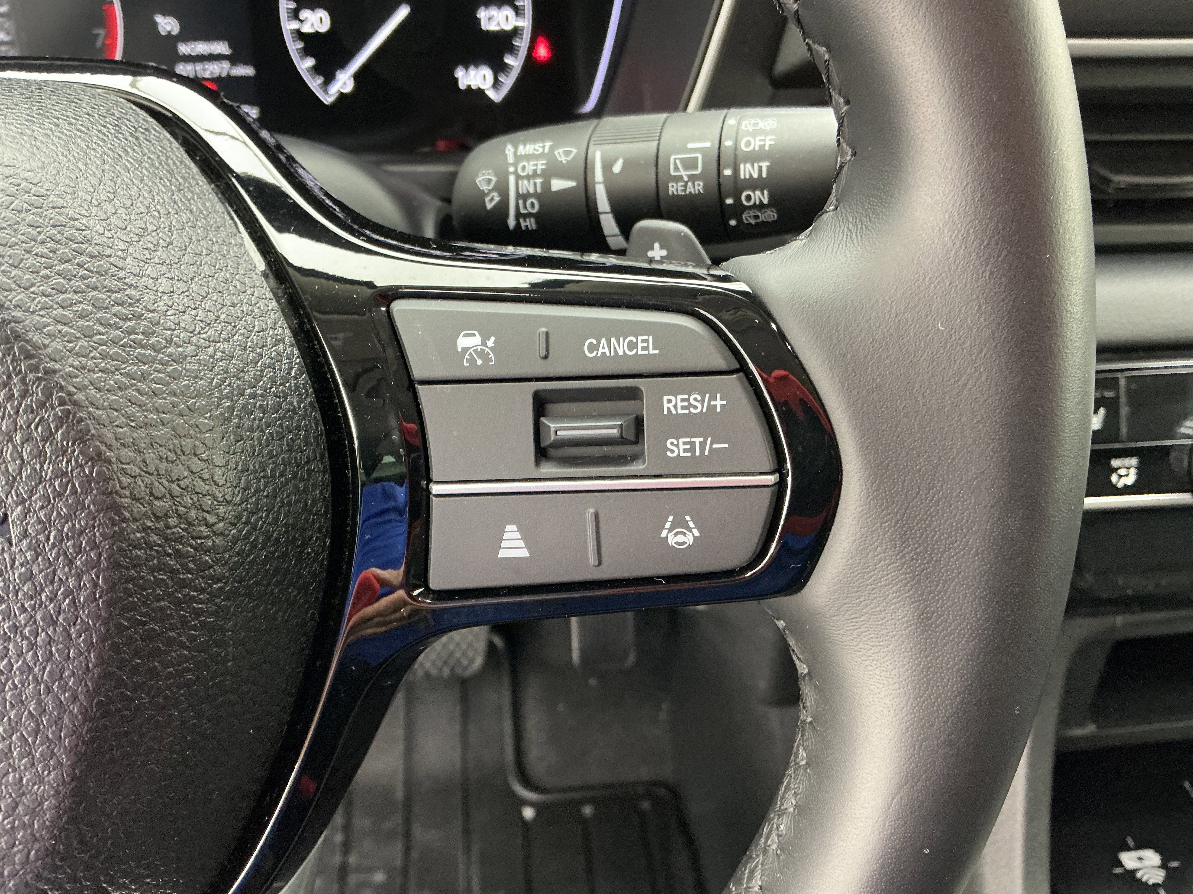 Used 2025 Black Honda EX-L image 10