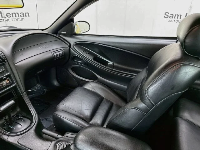 Used 1995 Yellow Ford  image 20
