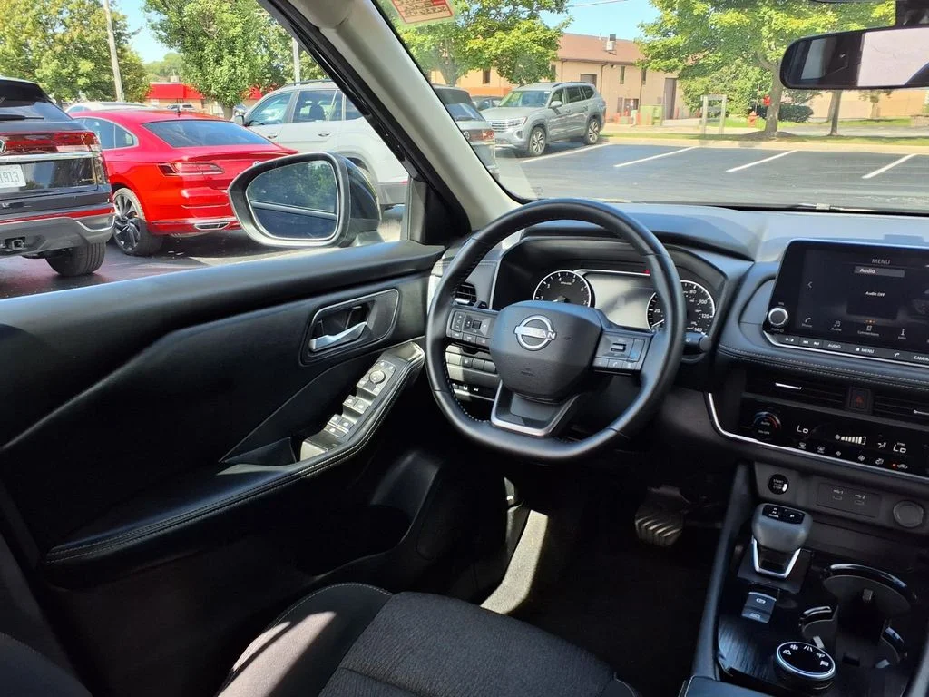 Used 2025 Super Black Nissan SV image 24
