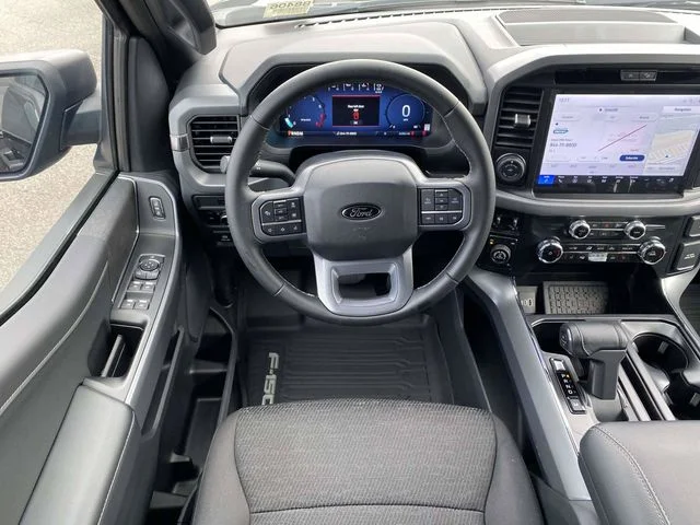 2025 Ford F-150 XLT - Photo 12