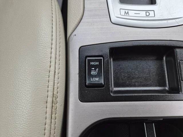 Used 2013 Tan Subaru 2.5i image 28