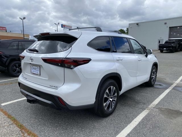 New 2026 Wind Chill Pearl Toyota XLE image 3