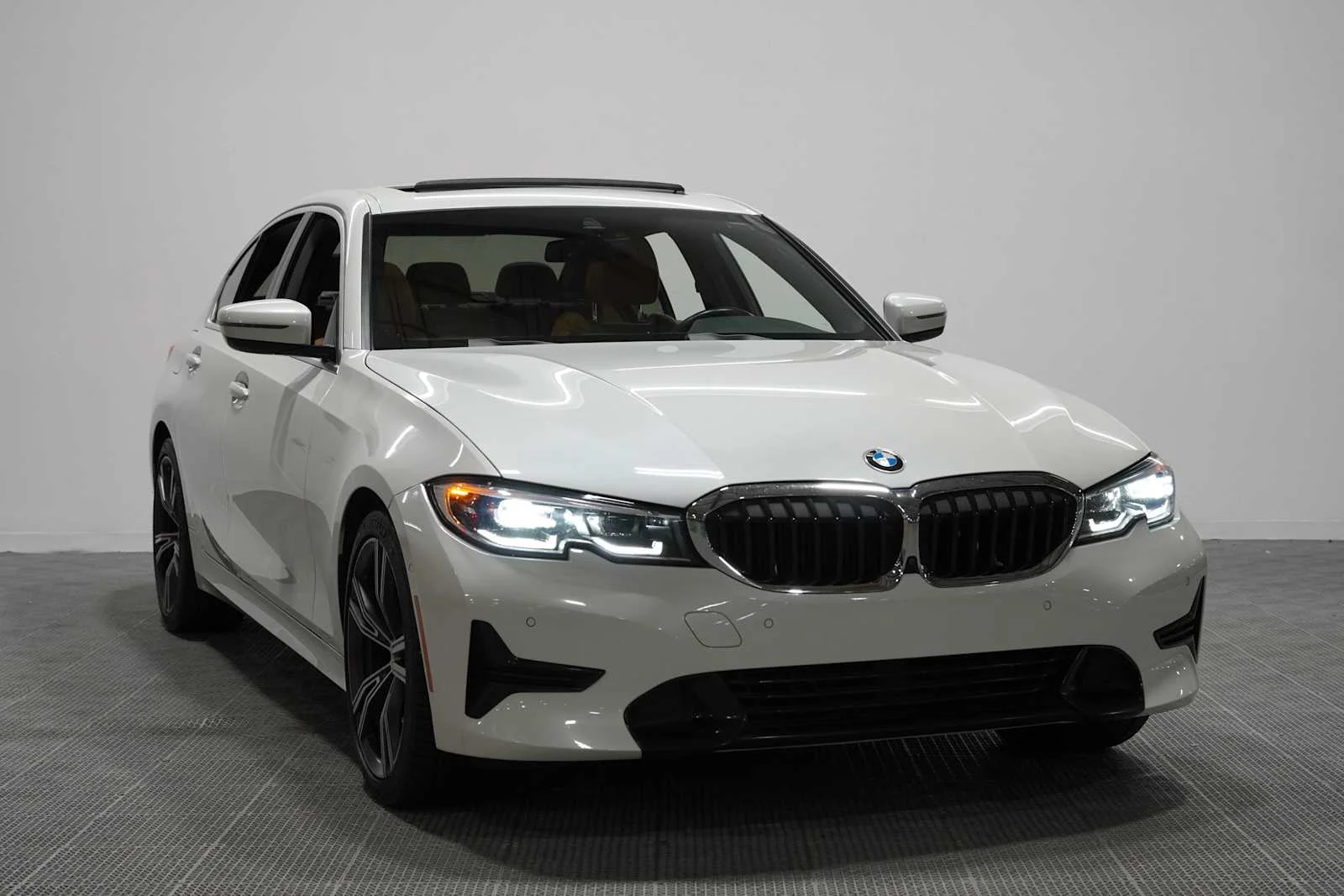 Used 2021 Mineral White Metallic BMW 330i image 3