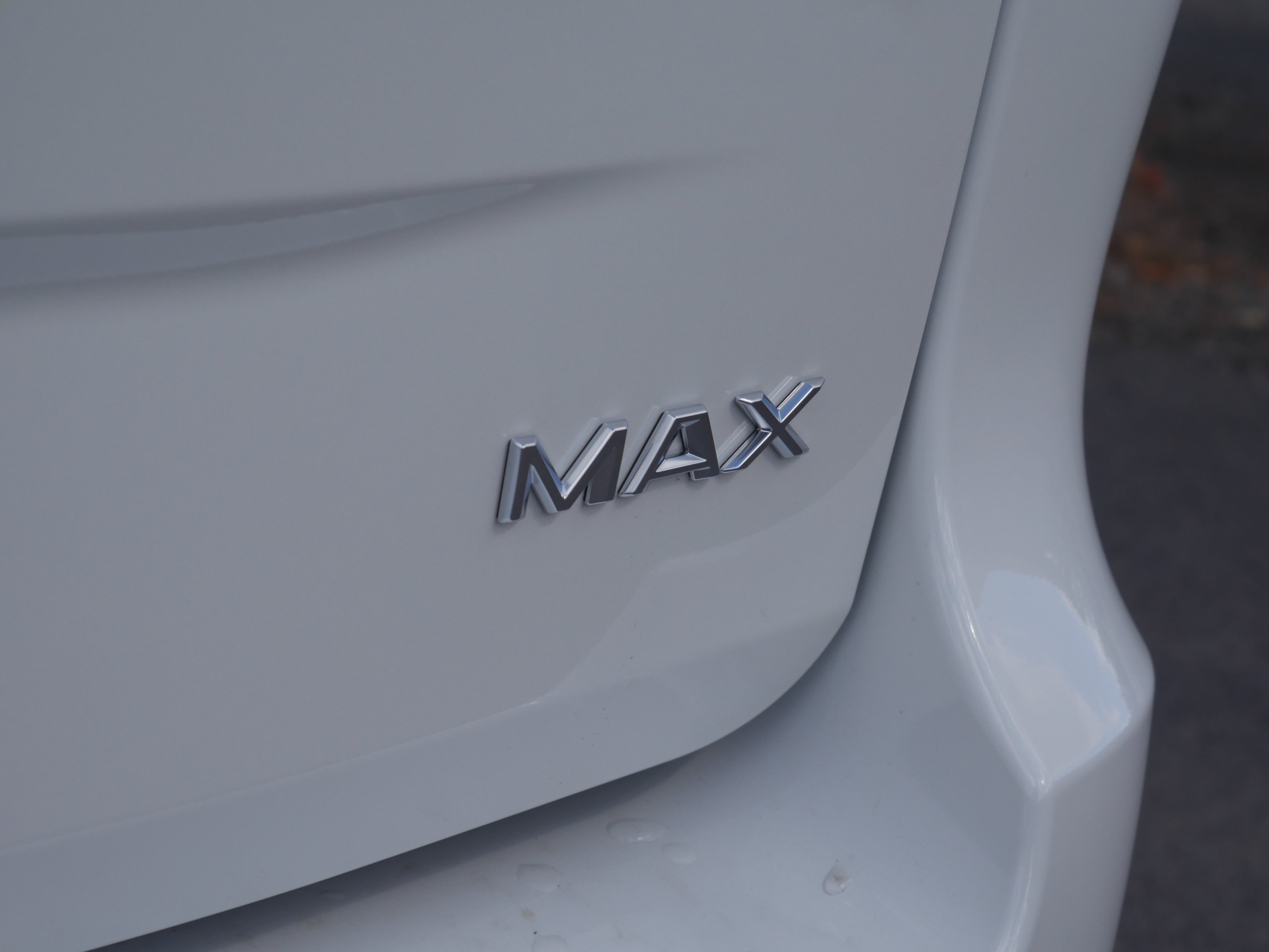 New 2027 Star White Metallic Tri-Coat Ford MAX Platinum image 21