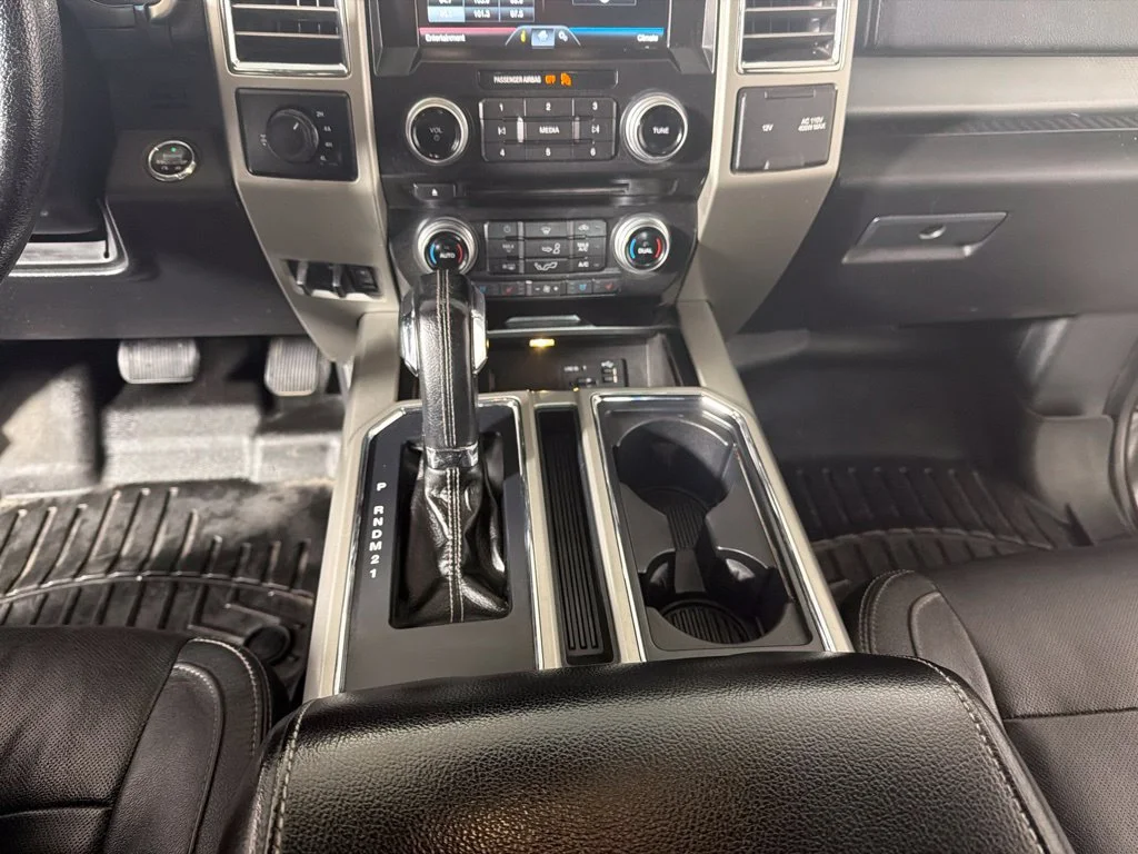 Used 2015 Ingot Silver Metallic Ford Lariat image 19