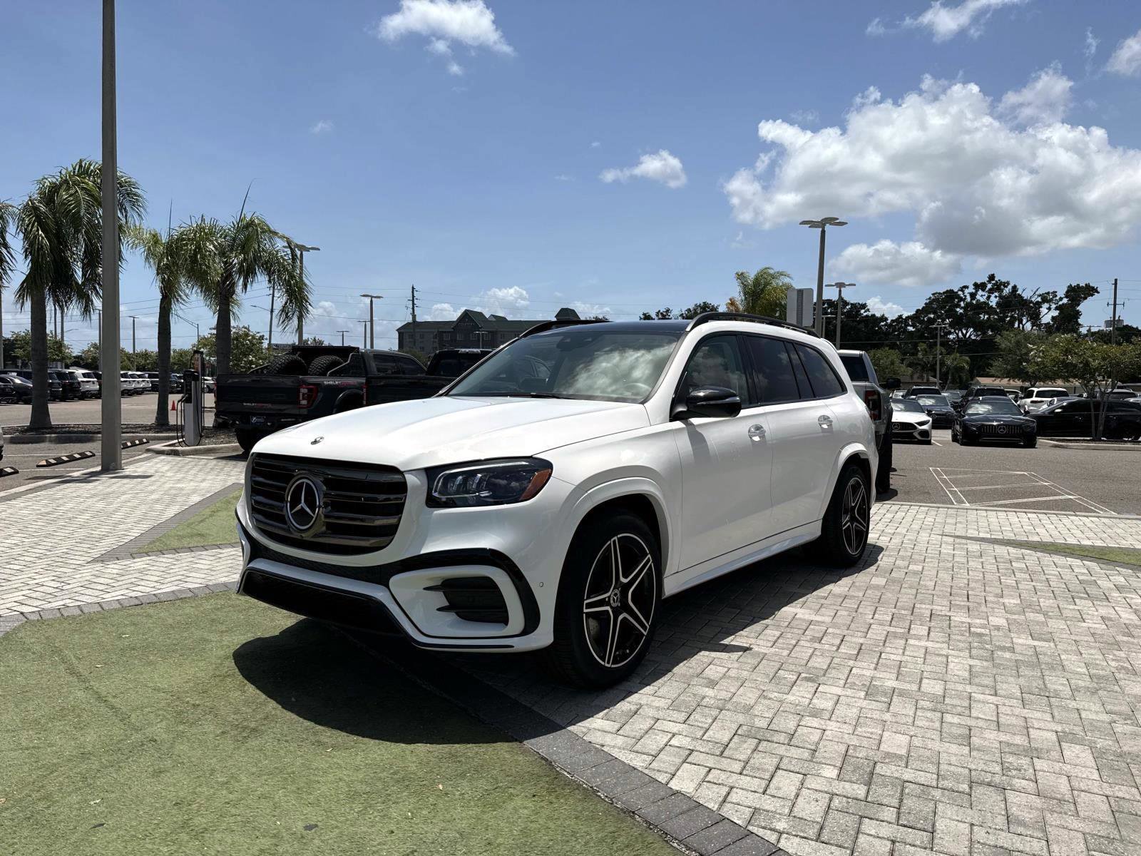 New 2026 Polar White Mercedes-Benz 450 4MATIC® SUV image 2